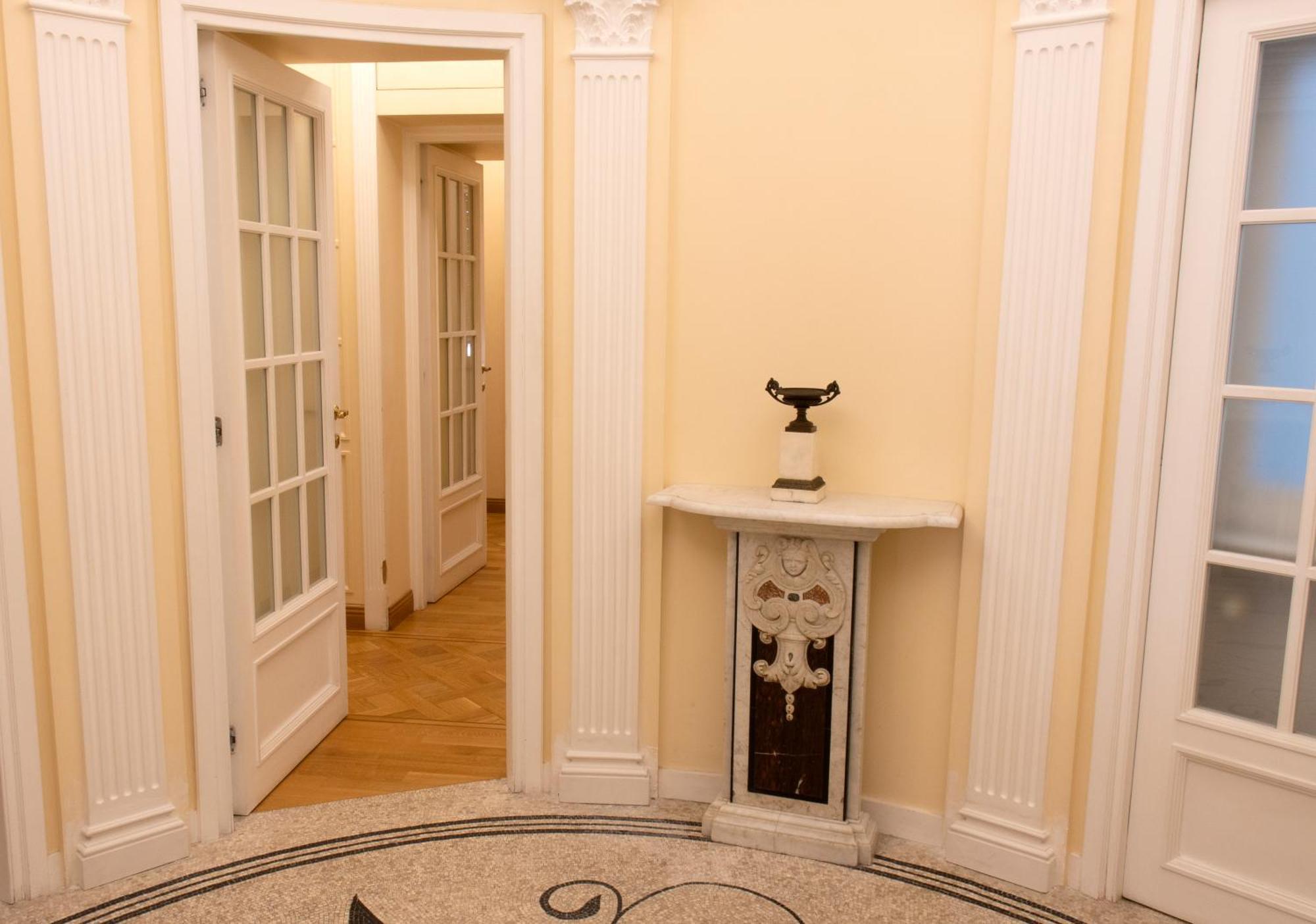 Moon Cove, Borghese Prestige Hideaway Apartamento
